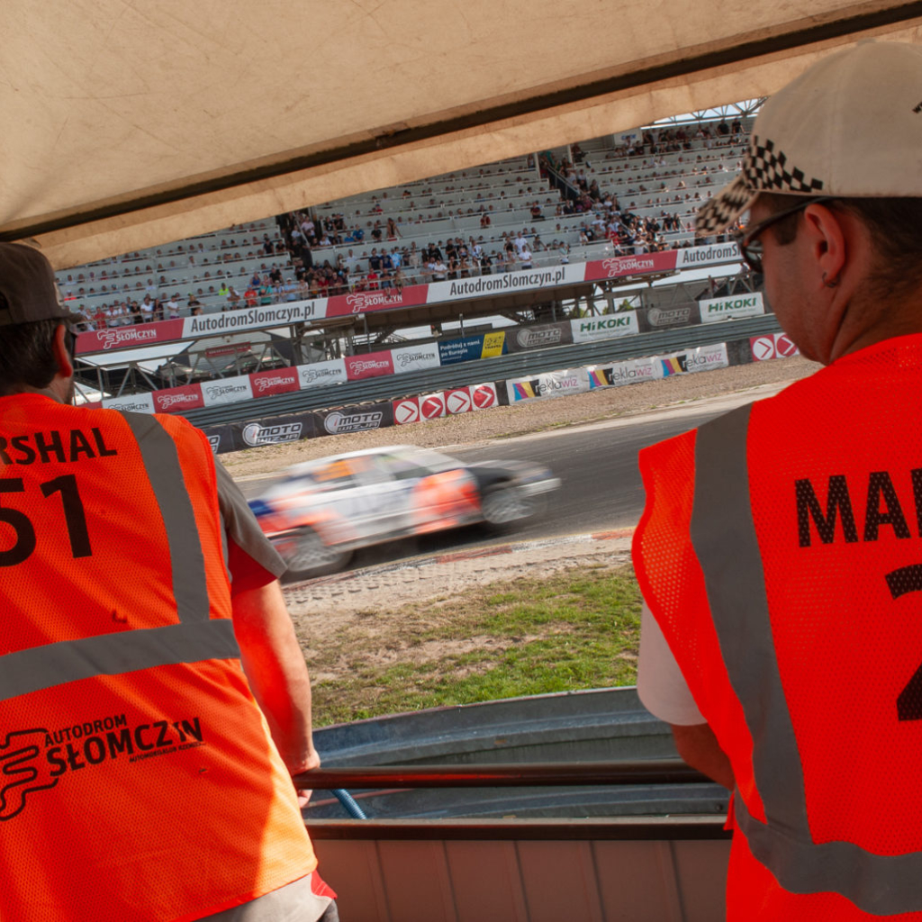 sedziowie-slomczyn-1536x1022